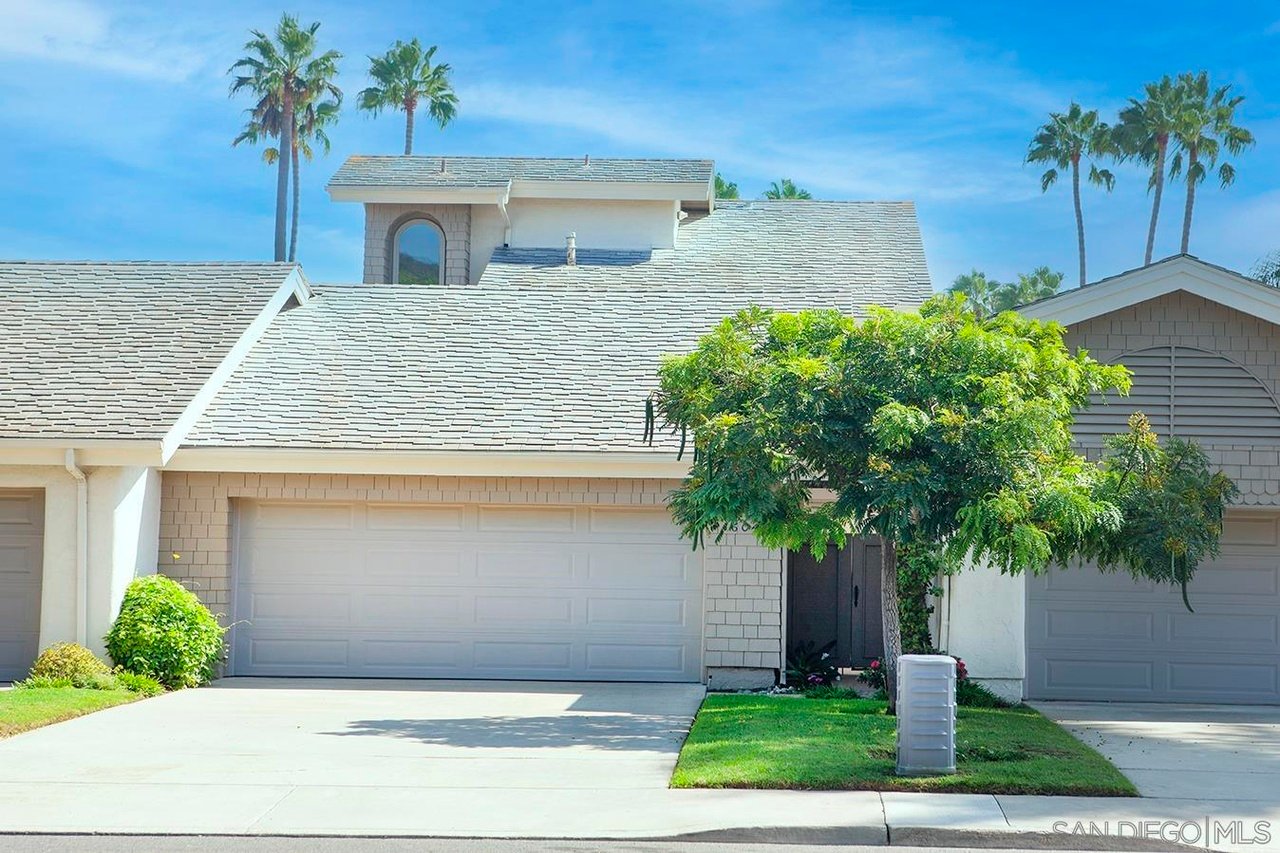 16045 Via De Las Palmas