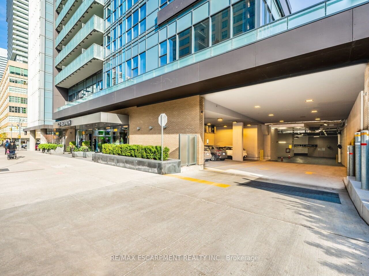 BEGINNER LUXURY IN MIDTOWN 
