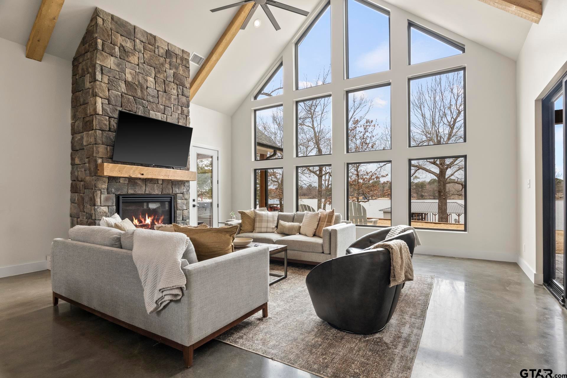208 County Road 2129