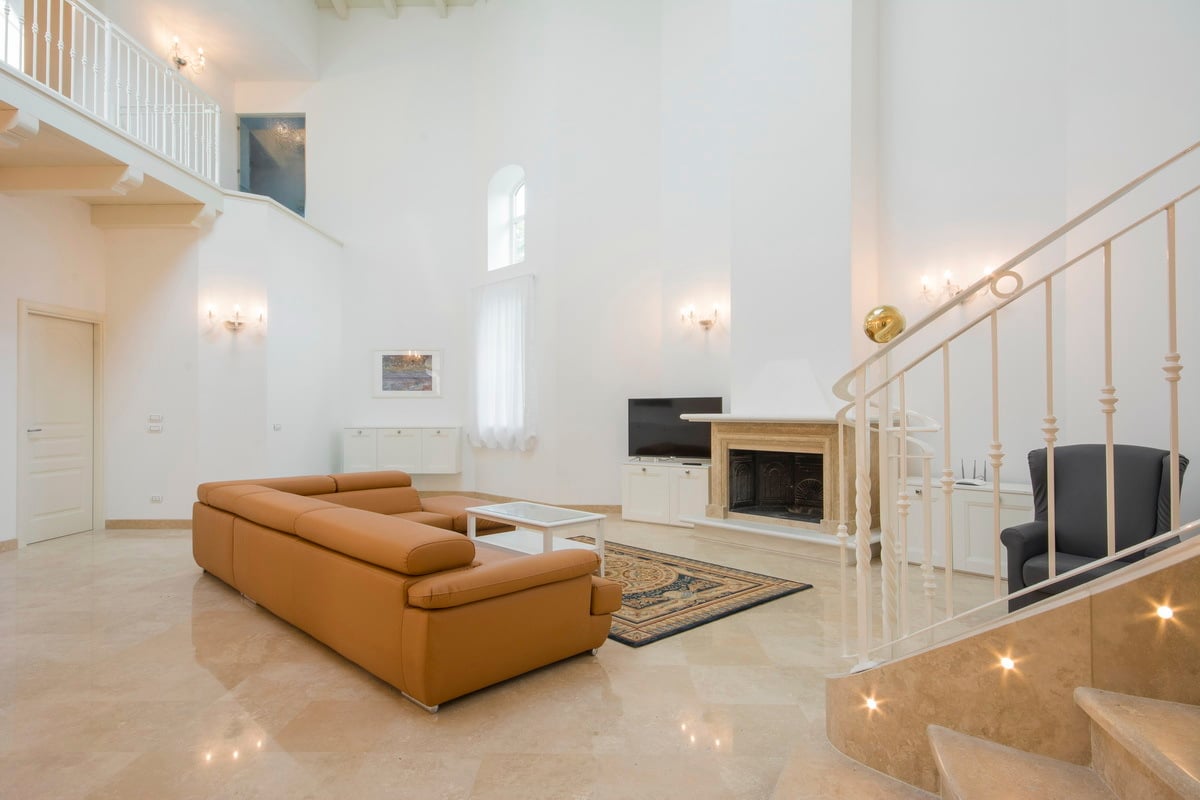 New Luxury Villa with Large Pool and Gardens in Forte dei Marmi