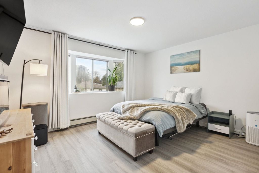 21 E King Edward Ave