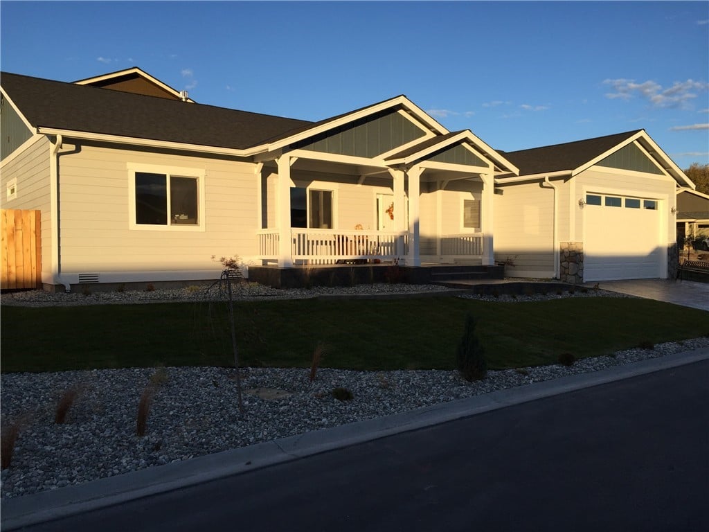 390 Ridgewood Dr