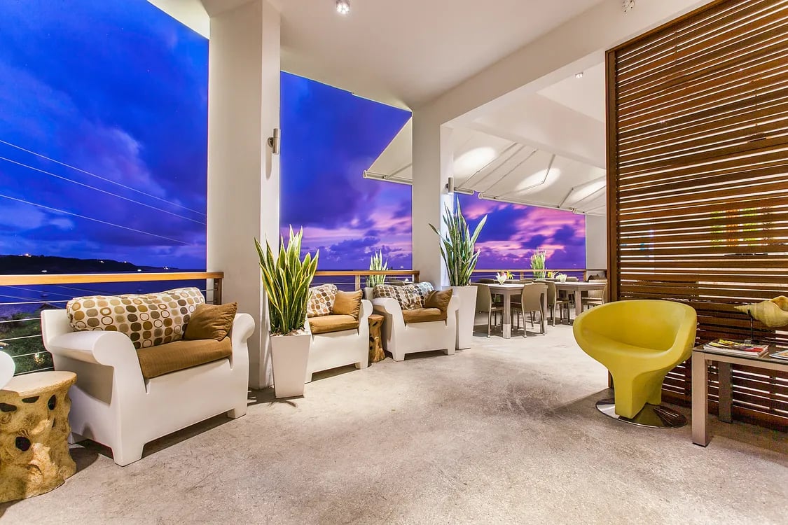 Ce blue Villa