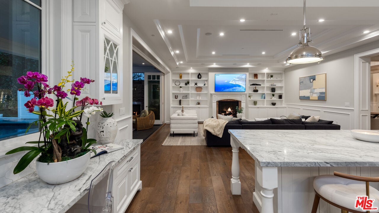 Luminor Heights, Laurel Canyon Blvd, 90046