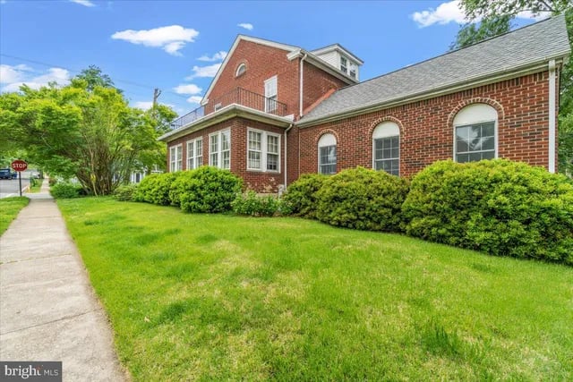 401 Russell Rd