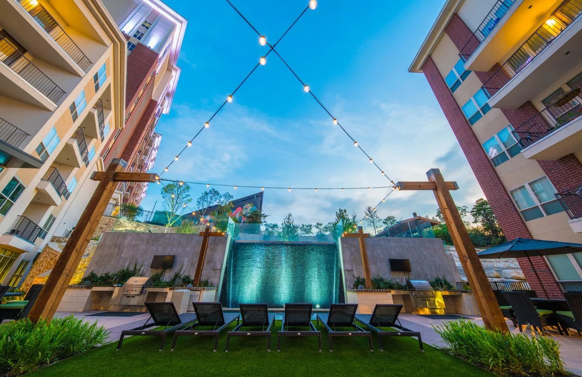 The Arcadian in Victory Park