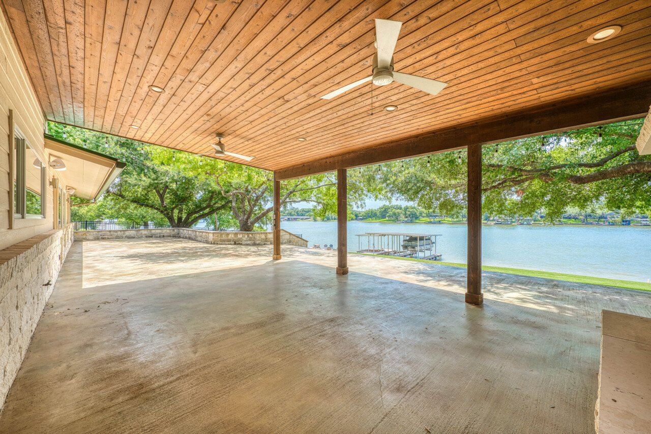 1704 Bluebonnet Lane