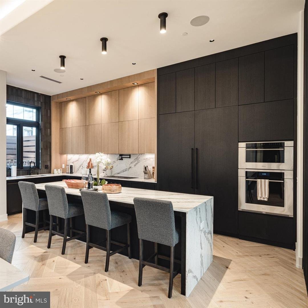 109 S 24th St, Philadelphia, PA 19103