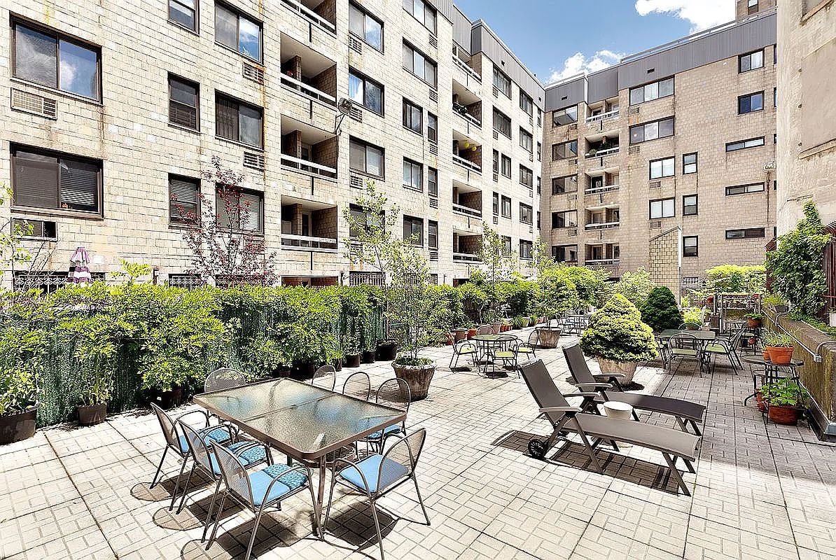 85 8th Avenue