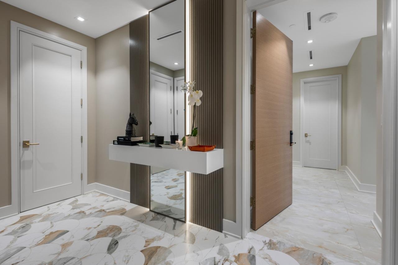 Aqualina Beach Front Apartment, 1103 