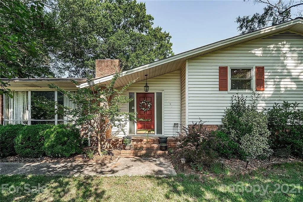 1900 Shoshone Ct