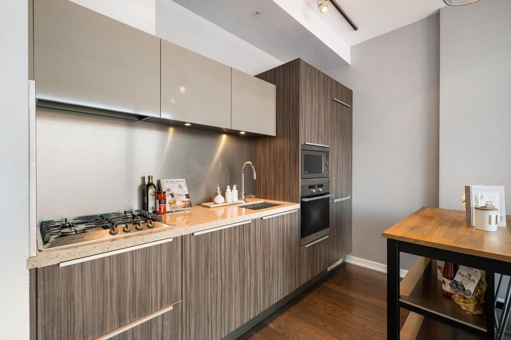 123 W 1st Ave, #509