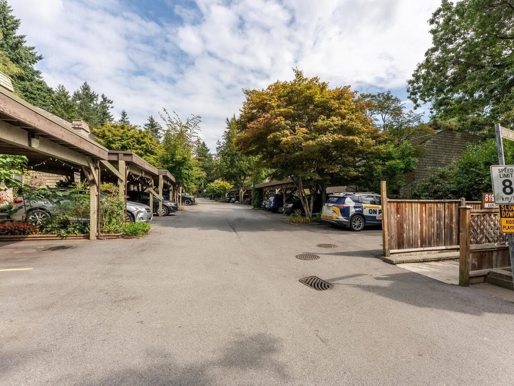8132 Laval Pl