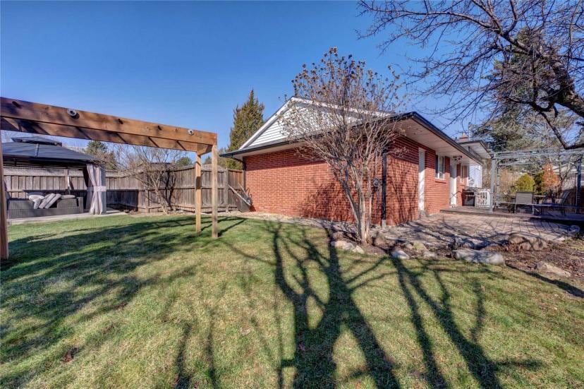 8 Sewell Dr