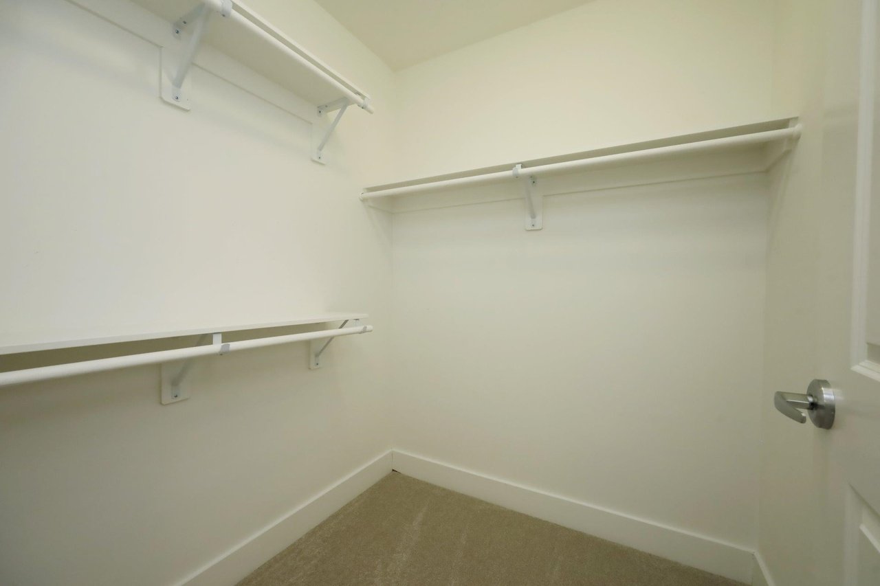 140 W Franklin St #514