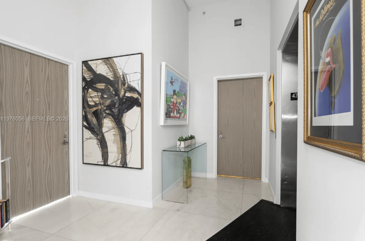 LUXURY IN THE MIAMI SKY