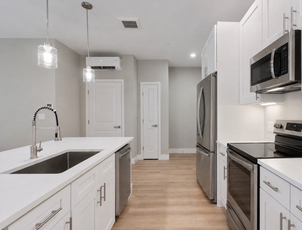 298 Main Street, 2E