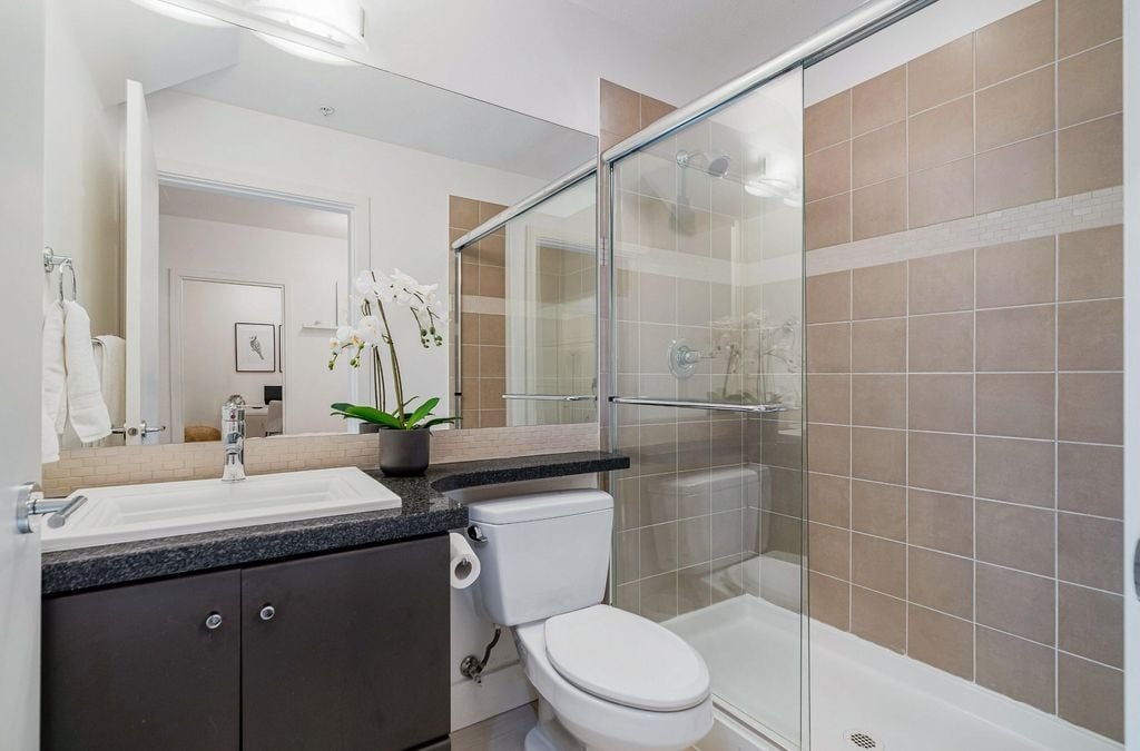 728 W 14th St, #16