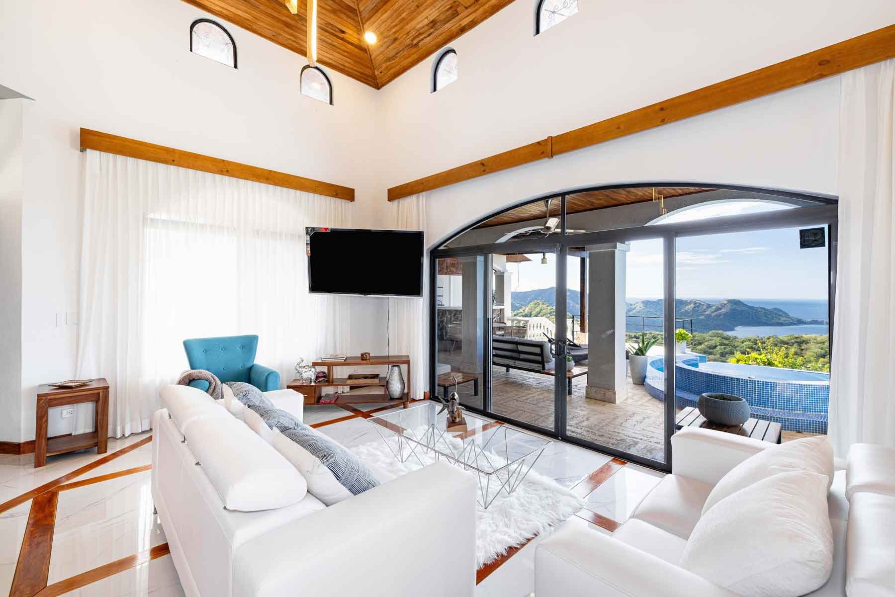Casa Vista de Paraíso | Panoramic Ocean & Volcano Views in Exclusive Lomas del Mar