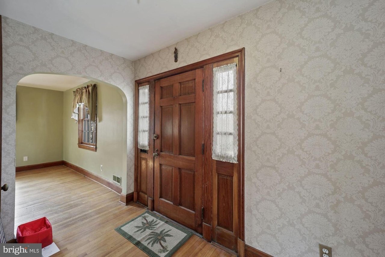 144 Archwood Ave