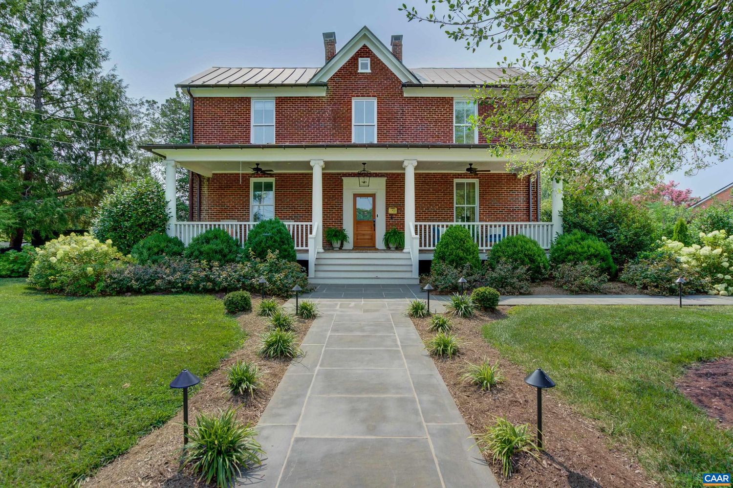 1004 Locust Ave