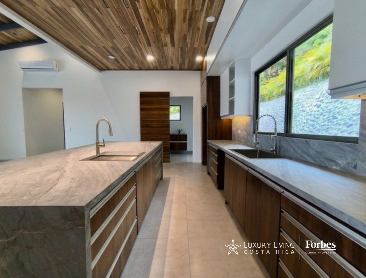 21578 - Contemporary residence with pool and jacuzzi in a gated community, Atenas