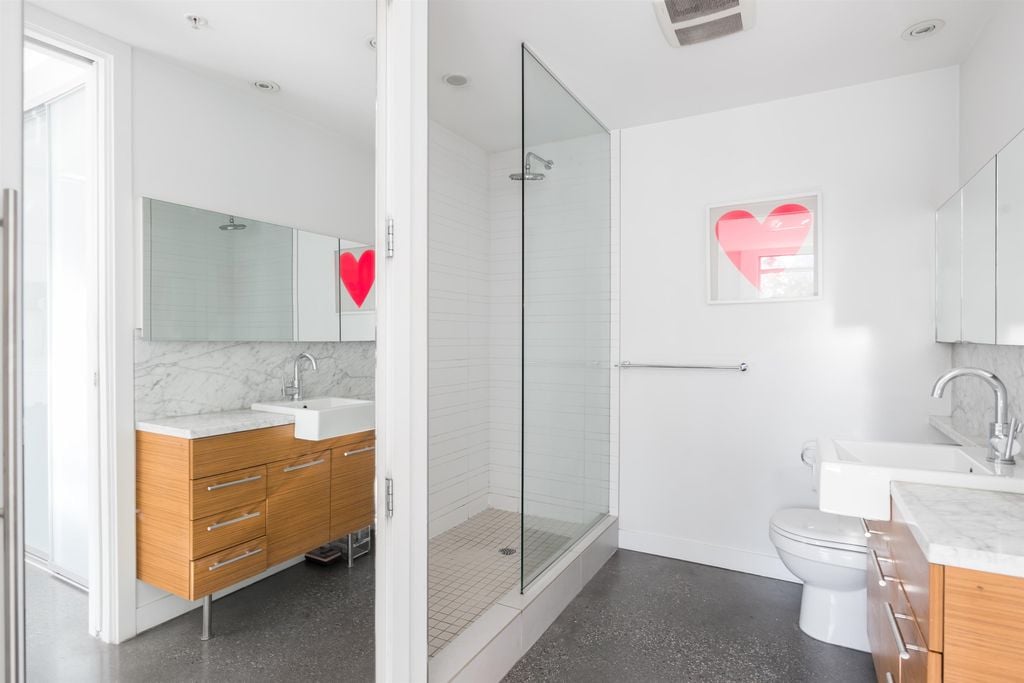 256 E 2nd Ave, #401