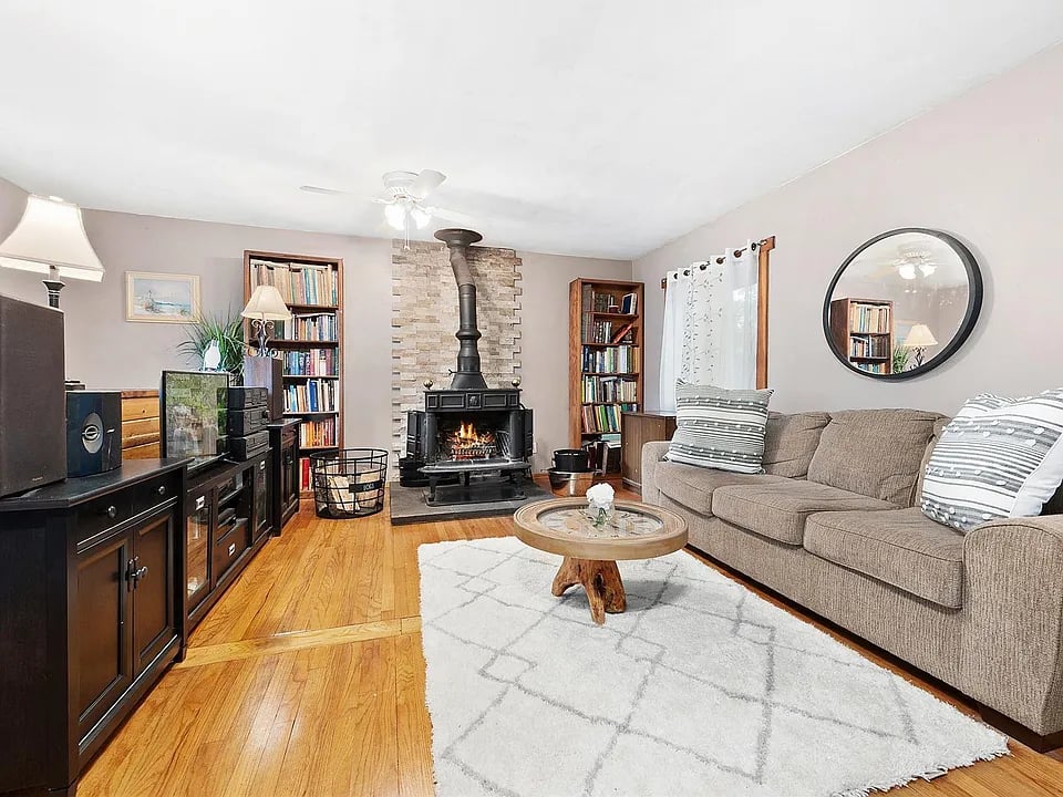 110 Lewis Rd