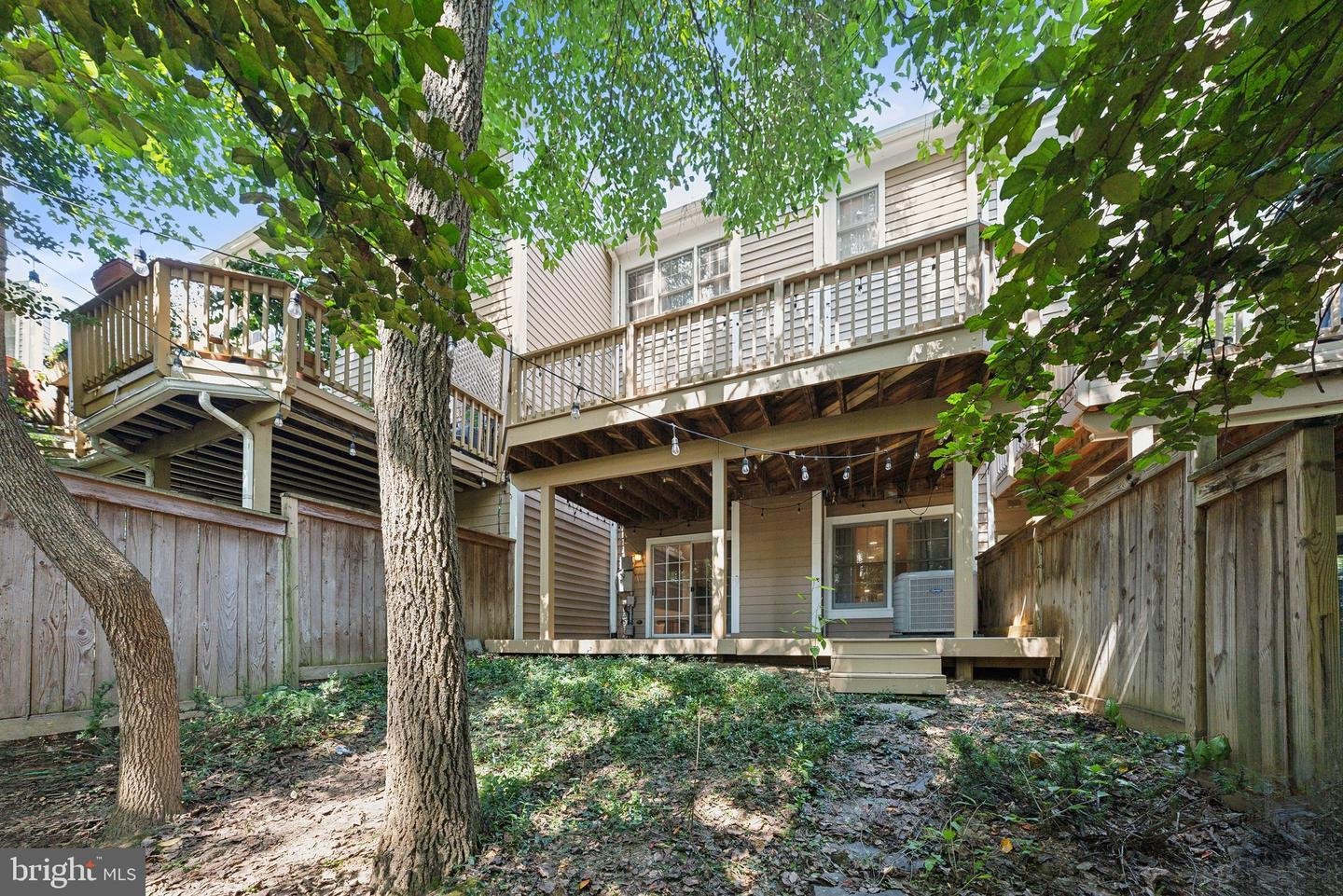 1239 Woodbrook Court