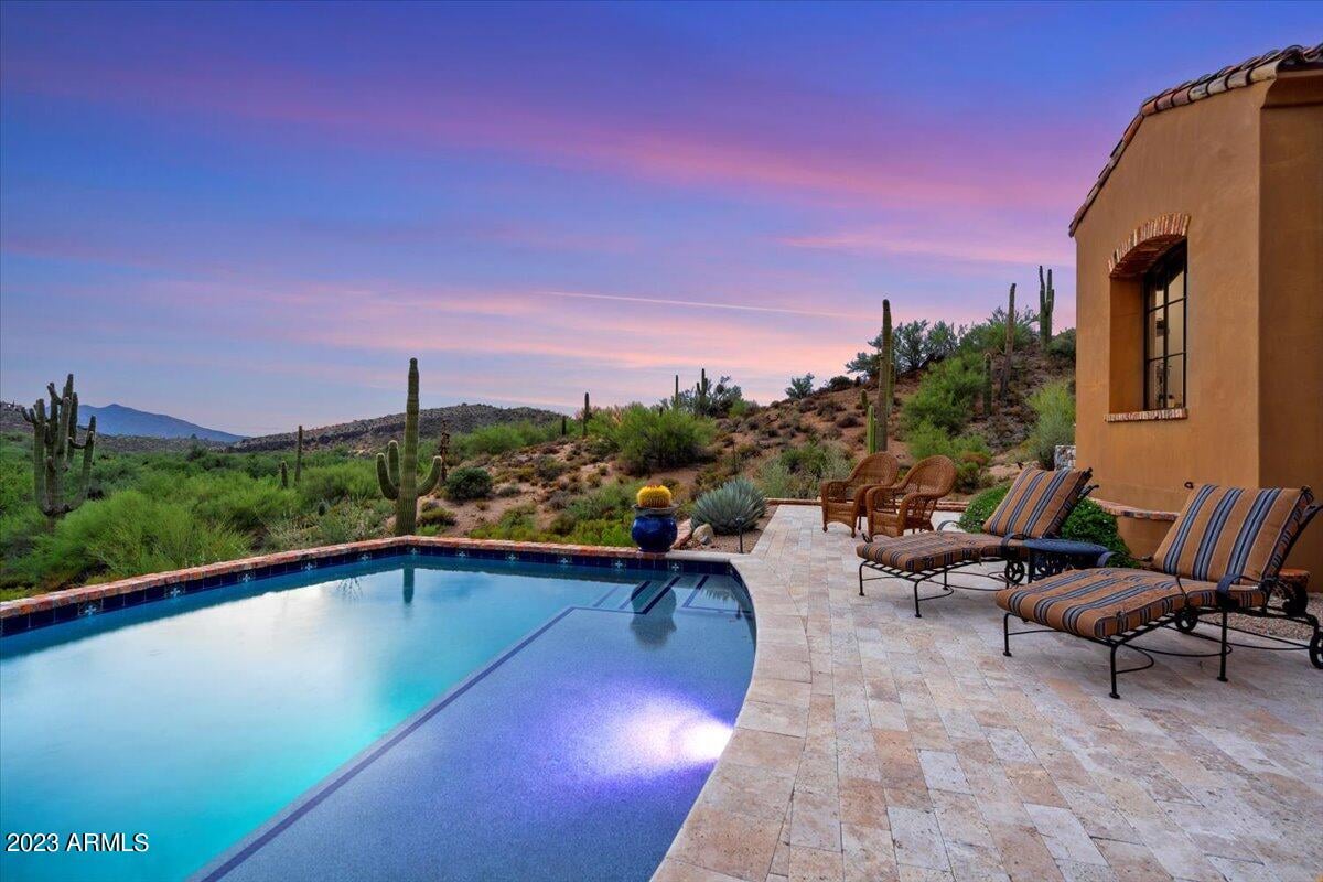 9514 E Madera Dr