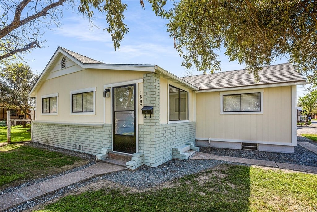 1587 Kaufman Ave