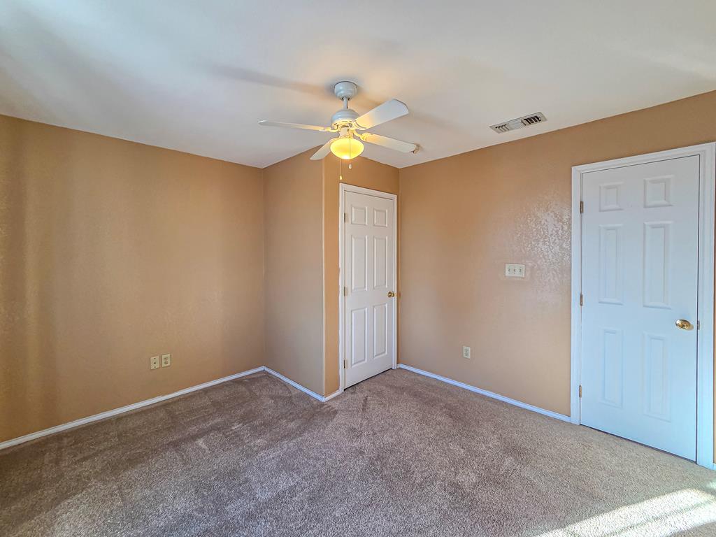 2101 Pershing Cir