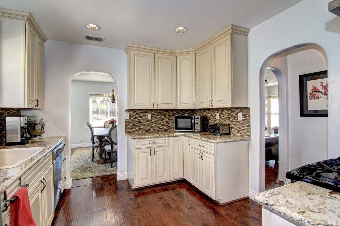 Just Listed! Gorgeous Home with The Walk in Closet of Your Dreams!