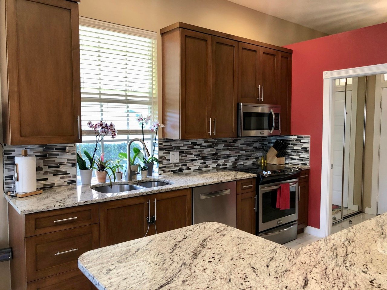 2015 Bedford Dr
