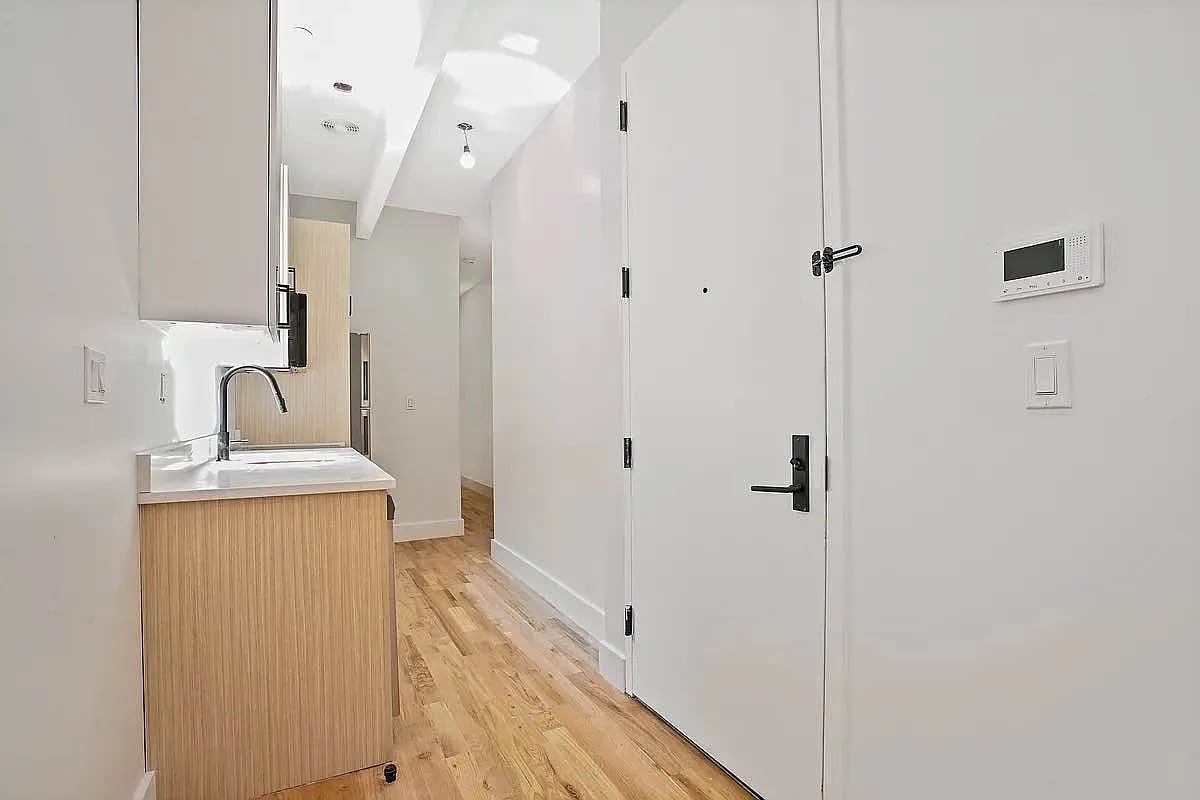1865 Putnam Avenue 2A
