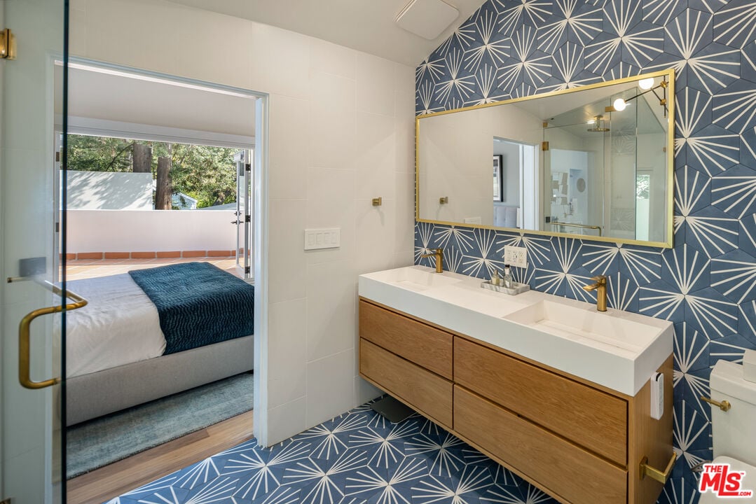 Wonderland Park Ave, 90046