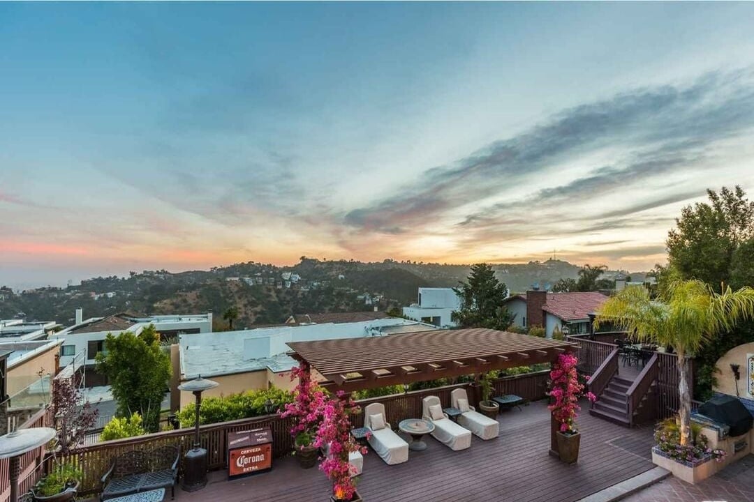 Celestia Crest, Venus Dr, 90046