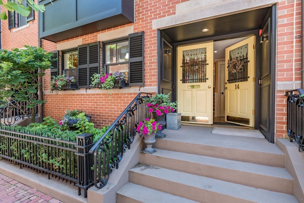 14 Cumston St, #TH-8