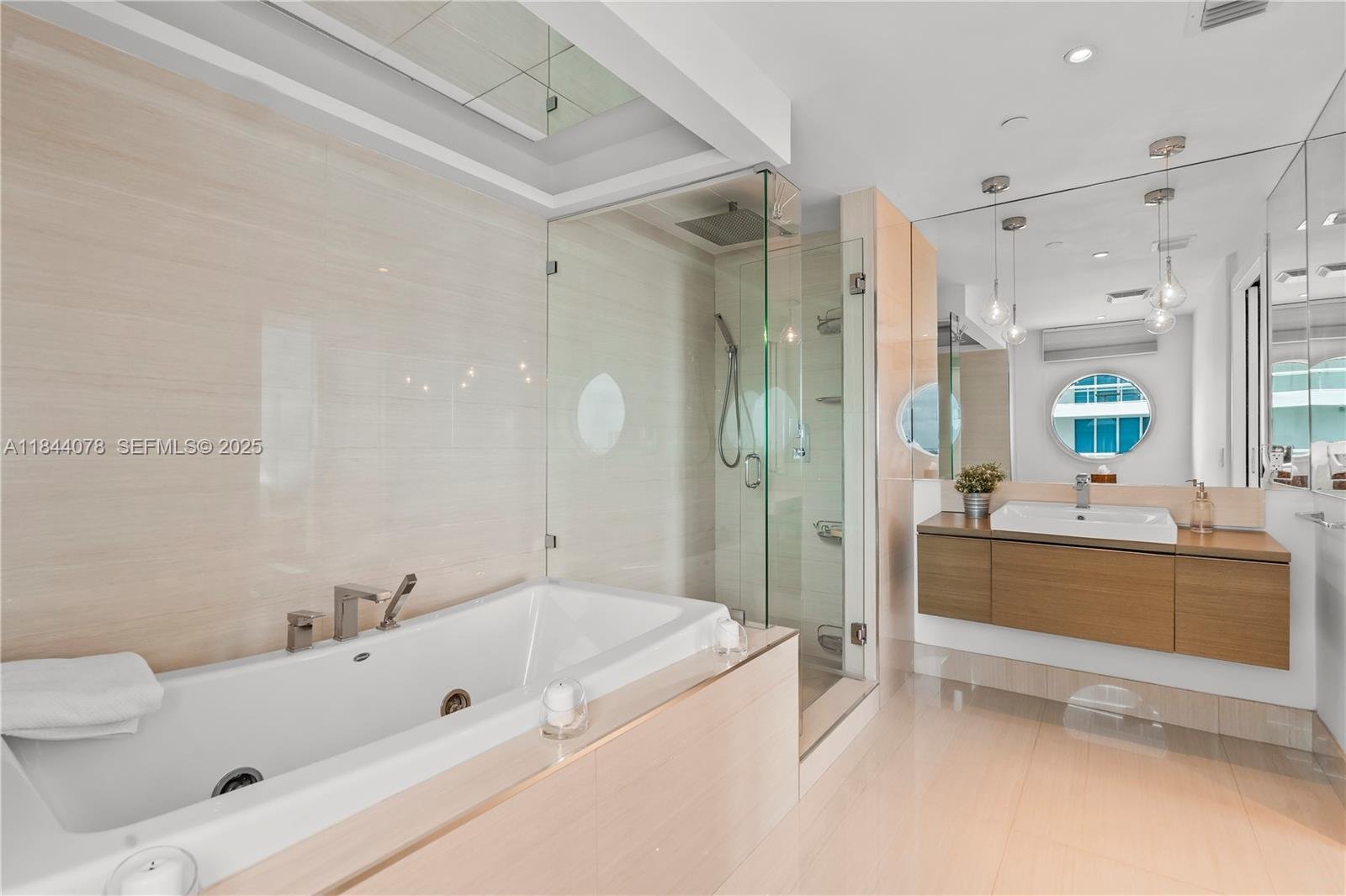 520 WEST AVE #1105