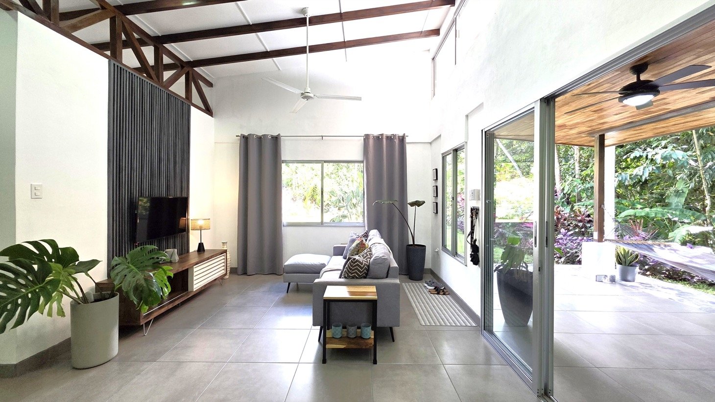 2 Bedroom Solar Home with Creek Frontage