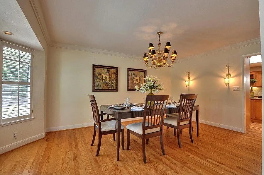 115 Longmeadow Dr
