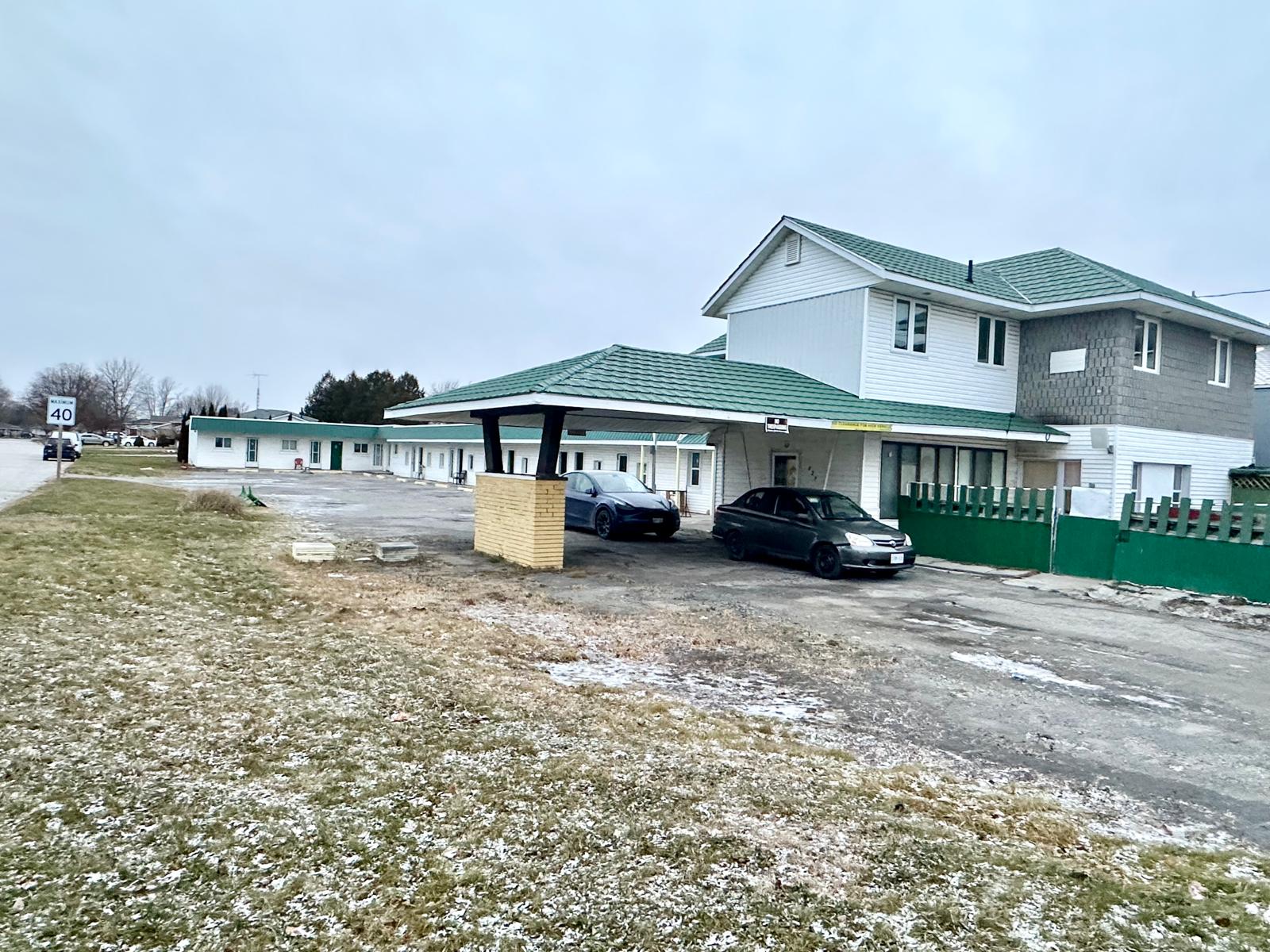 421 Grand Avenue E