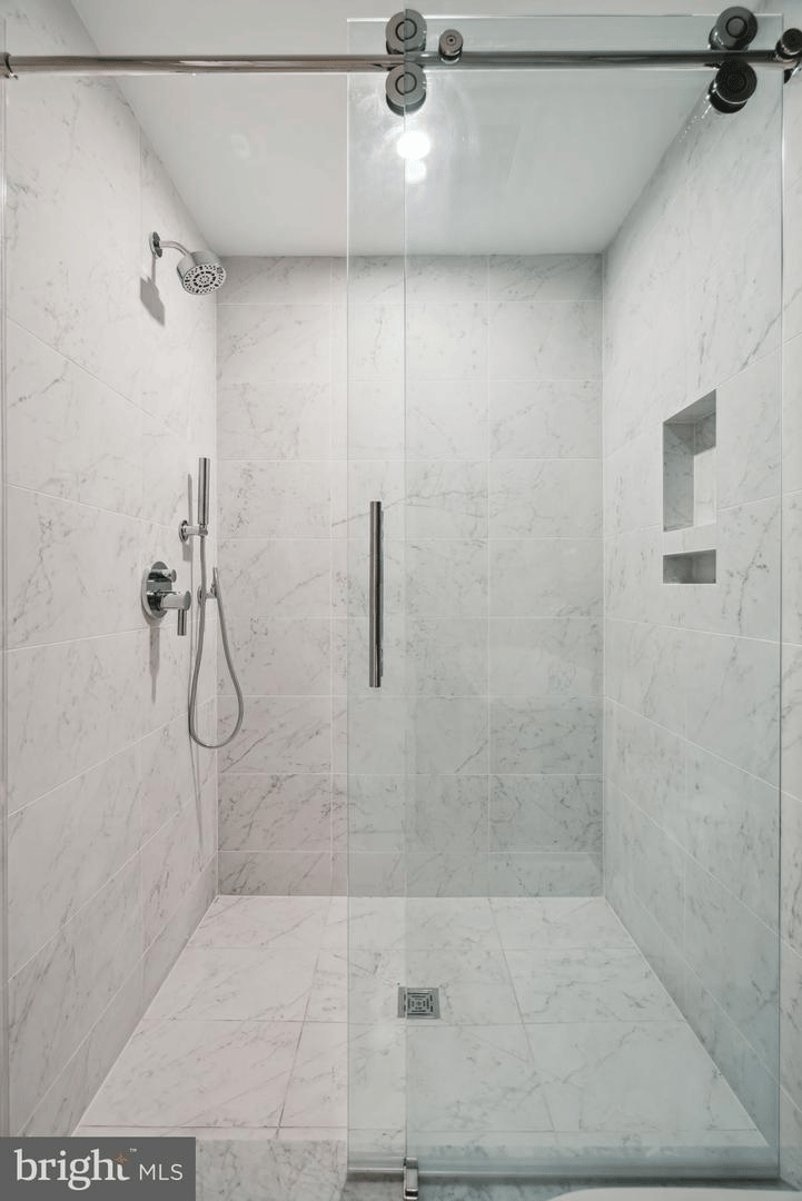 160-64 N 2nd St #601, Philadelphia, PA 19106