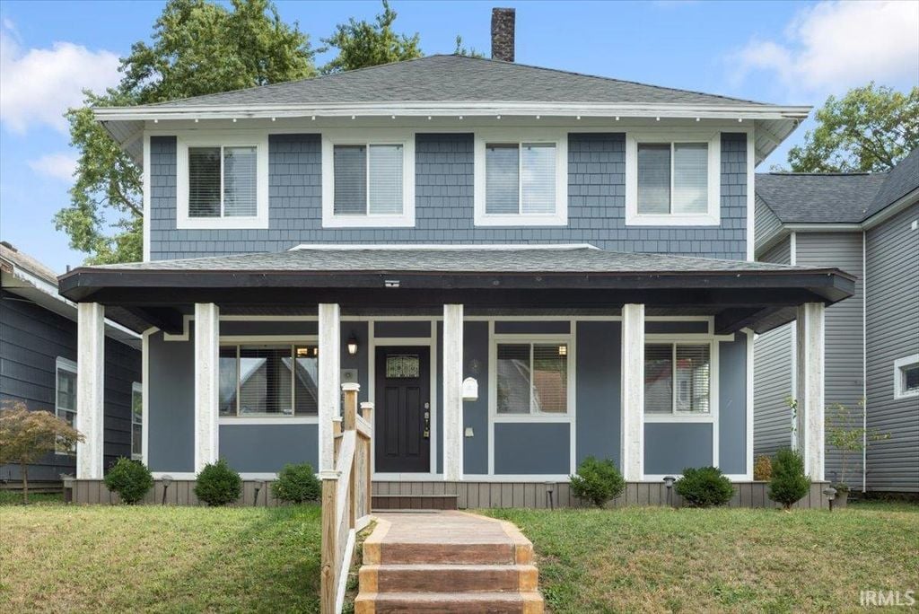 255 N East St