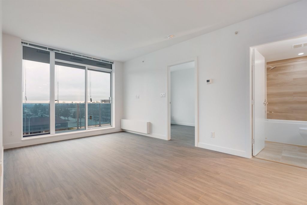 13615 Fraser Hwy, #402