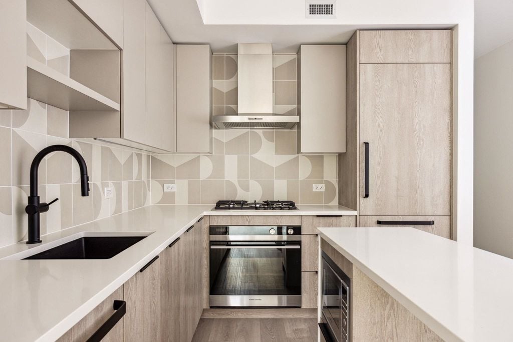 322 E 15th Ave, #212
