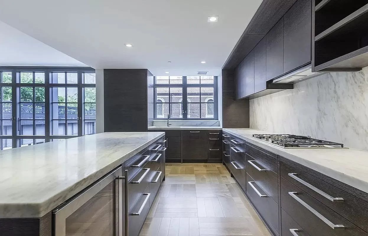 500 W 21st St APT 3A