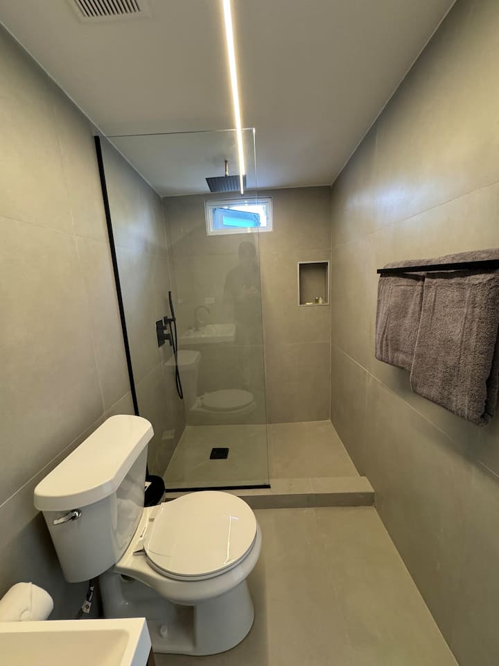 Beach House Apt 4 • 1BR + Sofa Bed • Sleeps 4 - Airbnb