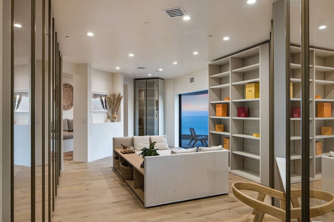 Meridian Manor, Encinal Canyon Rd, 90265