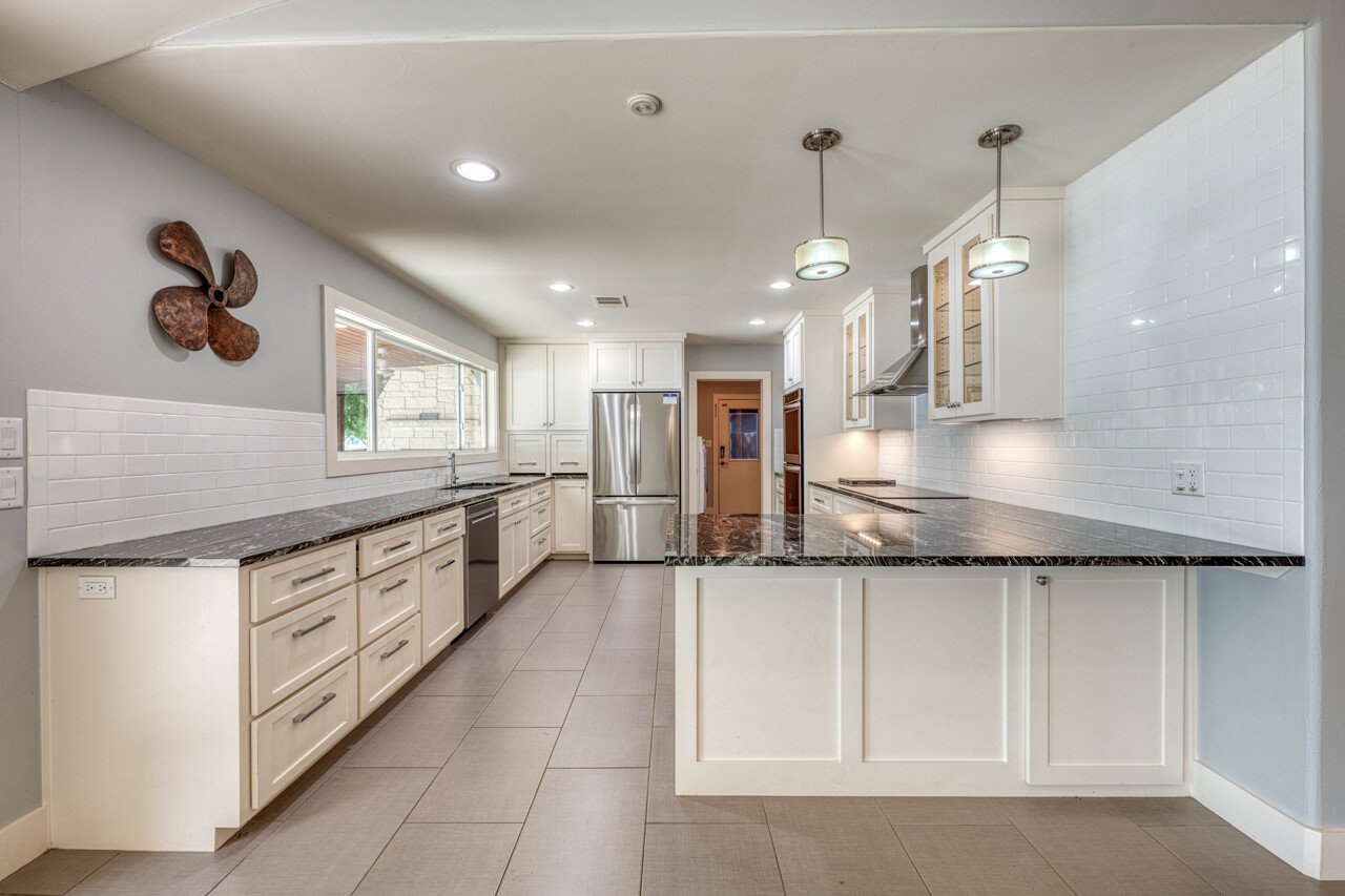 1704 Bluebonnet Lane